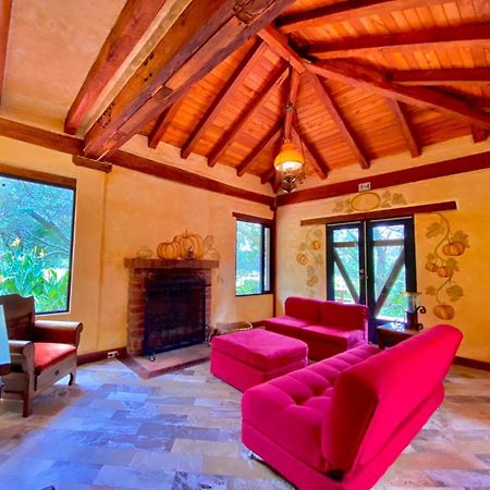 Hacienda San Juan De La Vega Bed & Breakfast Отавало Екстериор снимка