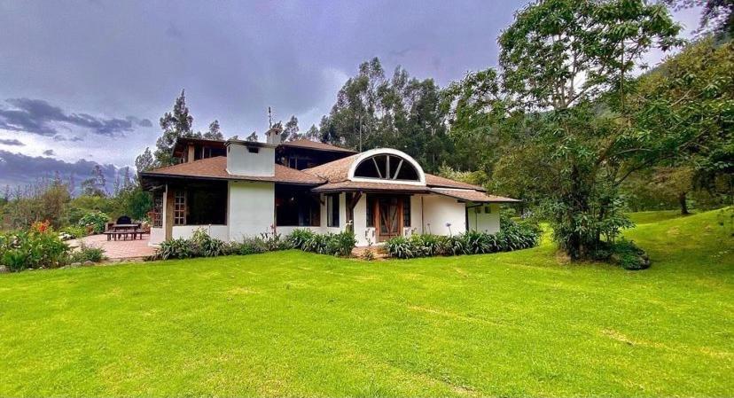 Hacienda San Juan De La Vega Bed & Breakfast Отавало Екстериор снимка