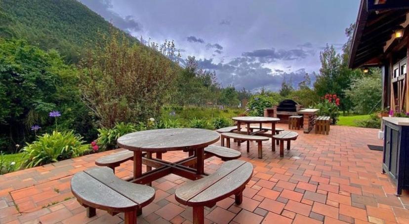 Hacienda San Juan De La Vega Bed & Breakfast Отавало Екстериор снимка