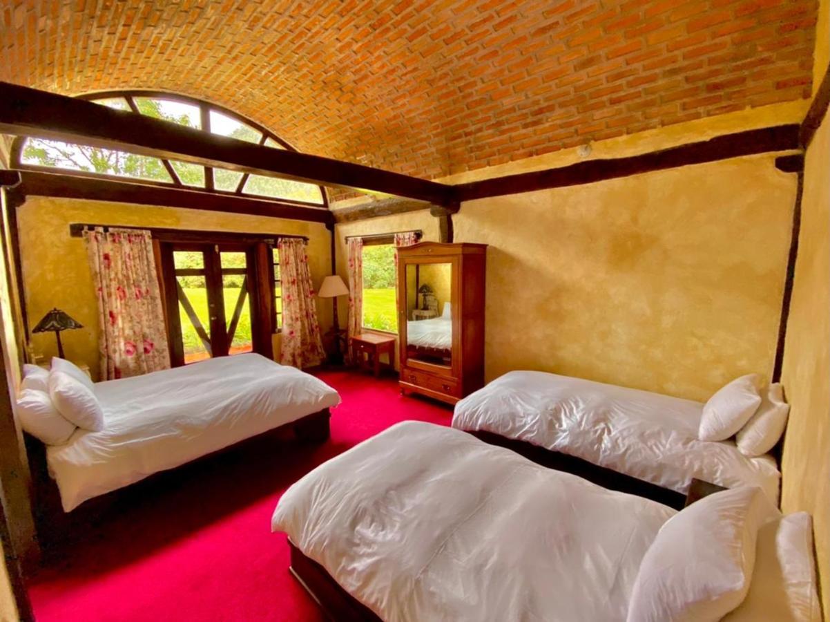Hacienda San Juan De La Vega Bed & Breakfast Отавало Екстериор снимка