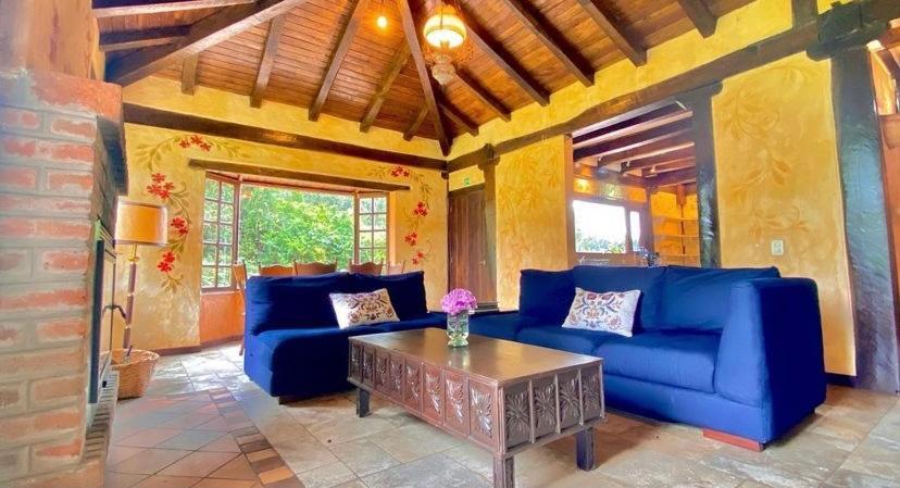 Hacienda San Juan De La Vega Bed & Breakfast Отавало Екстериор снимка