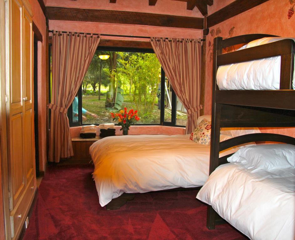 Hacienda San Juan De La Vega Bed & Breakfast Отавало Екстериор снимка