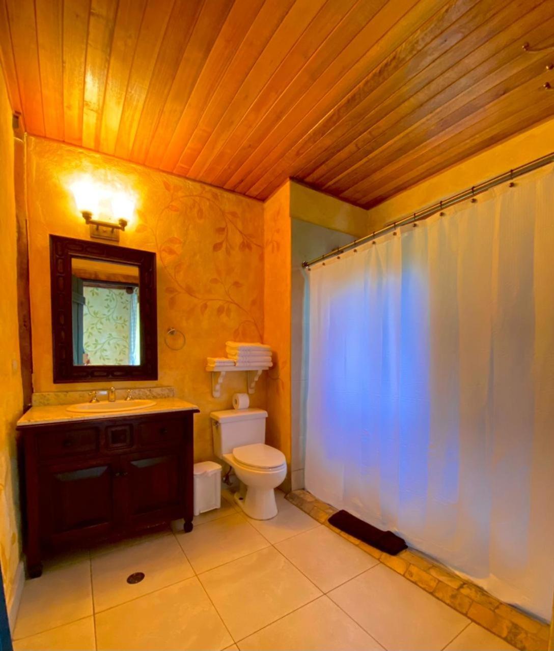 Hacienda San Juan De La Vega Bed & Breakfast Отавало Екстериор снимка